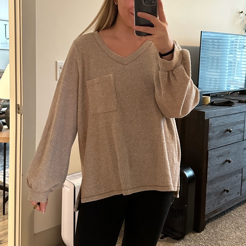 Sweater - Picture 2 of 6